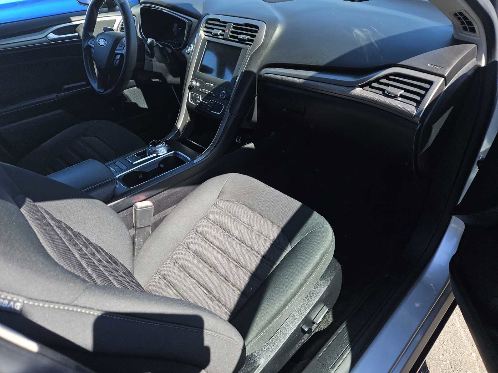 Used 2019 Ford Fusion SE FWD image 10