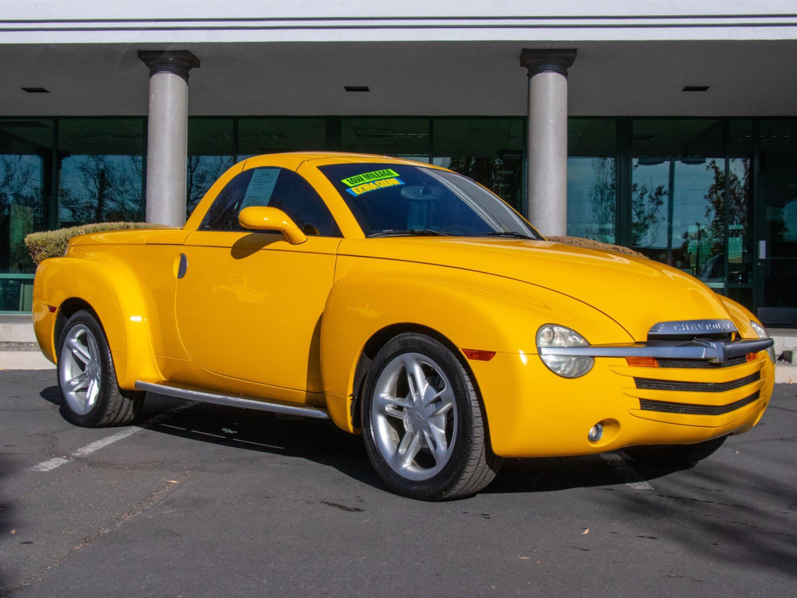 Used 2004 Chevrolet SSR w/ Preferred Equipment Group