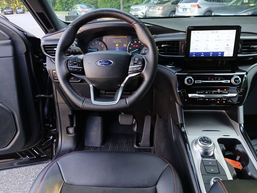 Used 2023 Ford Explorer ST-Line w/ Class IV Trailer Tow Package AWD/4WD image 14