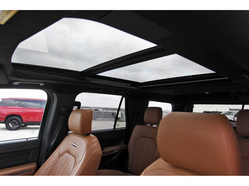 Used 2022 Ford Expedition Platinum image 28