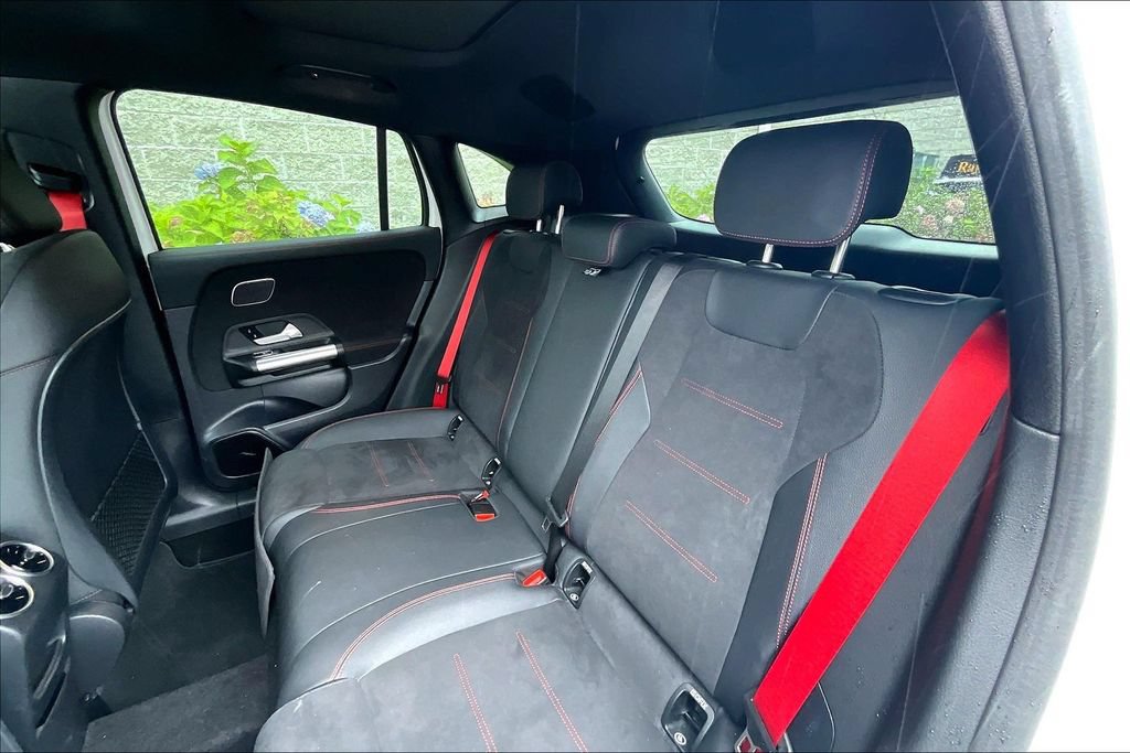 Certified 2025 Mercedes-Benz GLA 35 AMG 4MATIC image 28