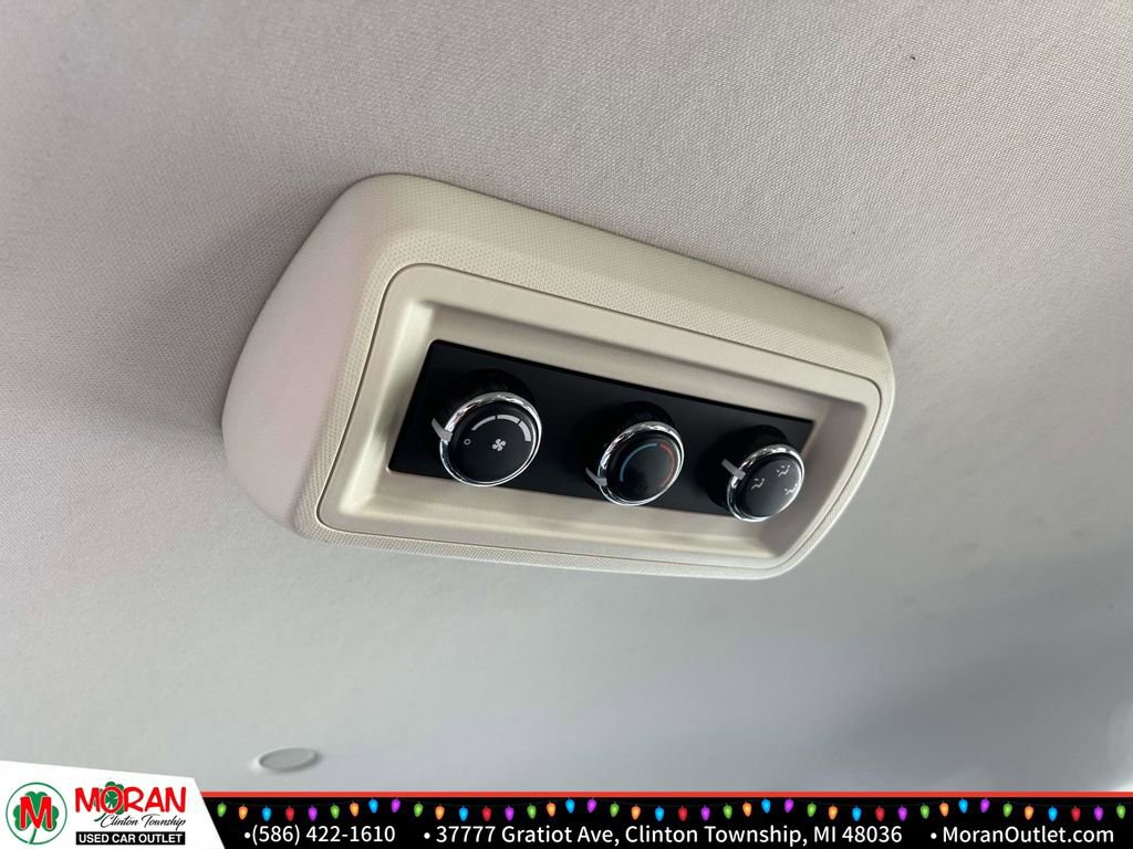 Used 2010 Dodge Grand Caravan SE image 12