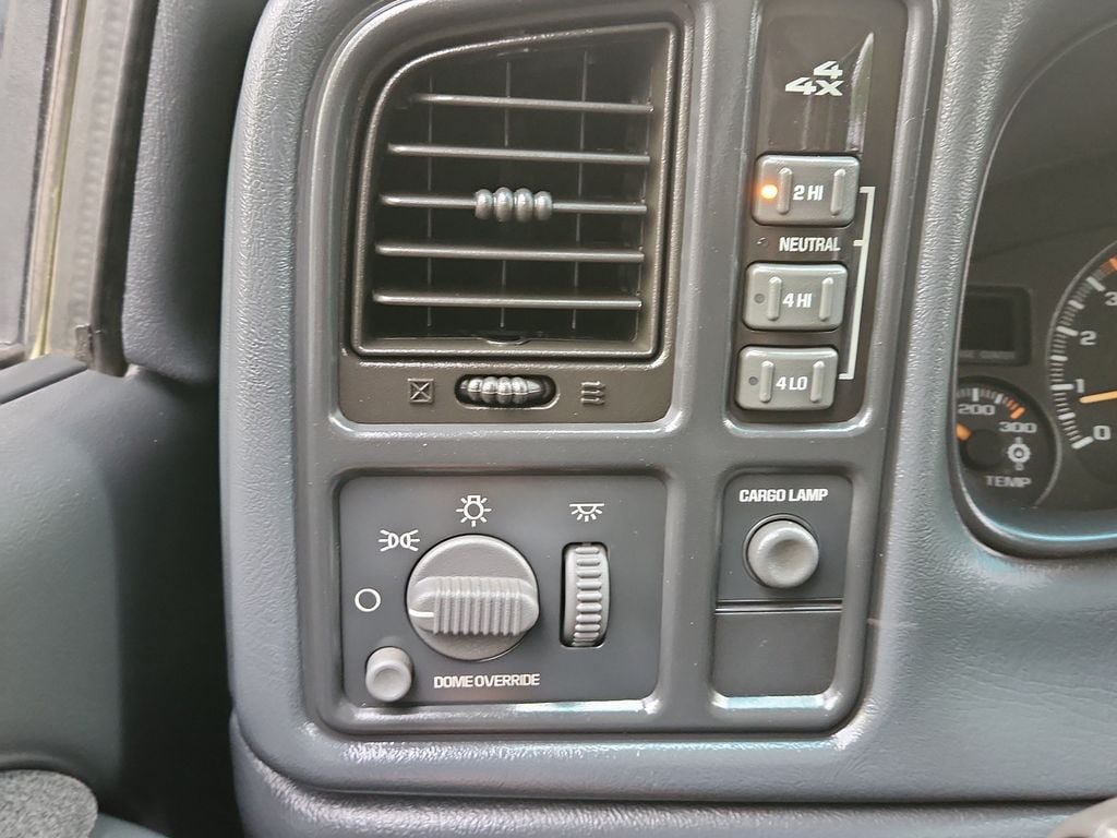 Used 2002 Chevrolet Silverado 2500 LS AWD/4WD image 19