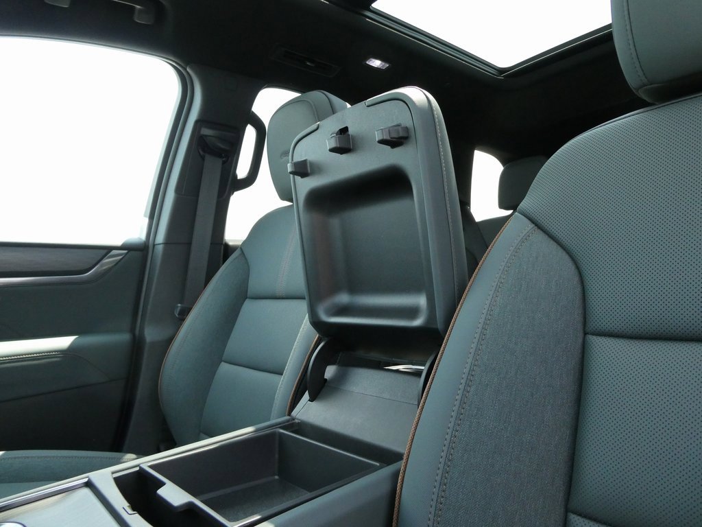 New 2025 GMC Acadia AT4 w/ Luxury Package image 34