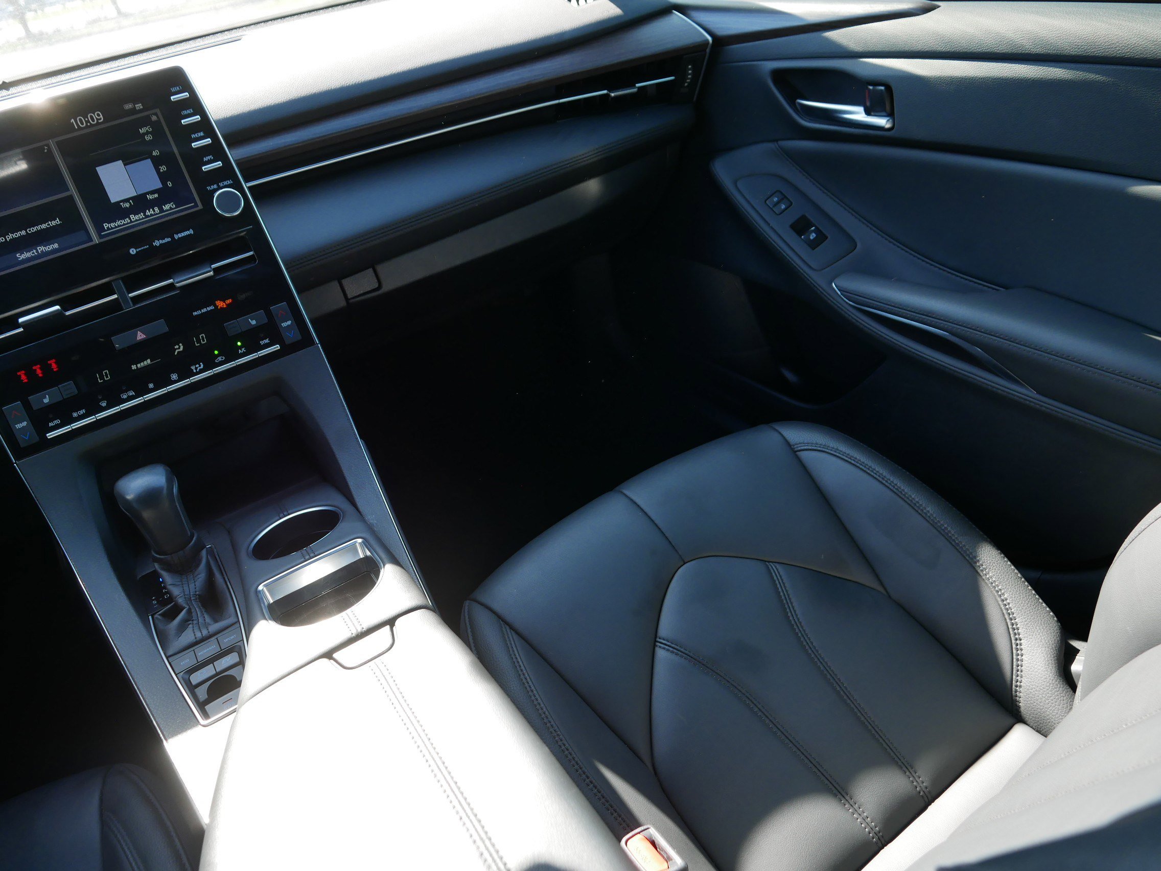 Used 2020 Toyota Avalon XLE FWD image 11