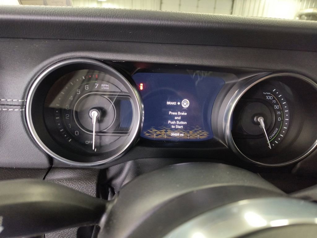 Used 2022 Jeep Wrangler Unlimited Sahara w/ Cold Weather Group image 14