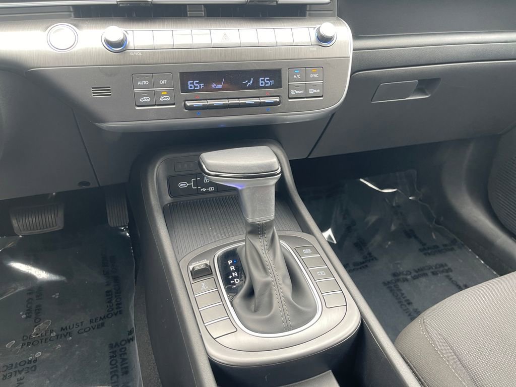 Used 2025 Hyundai Kona SEL AWD/4WD image 11