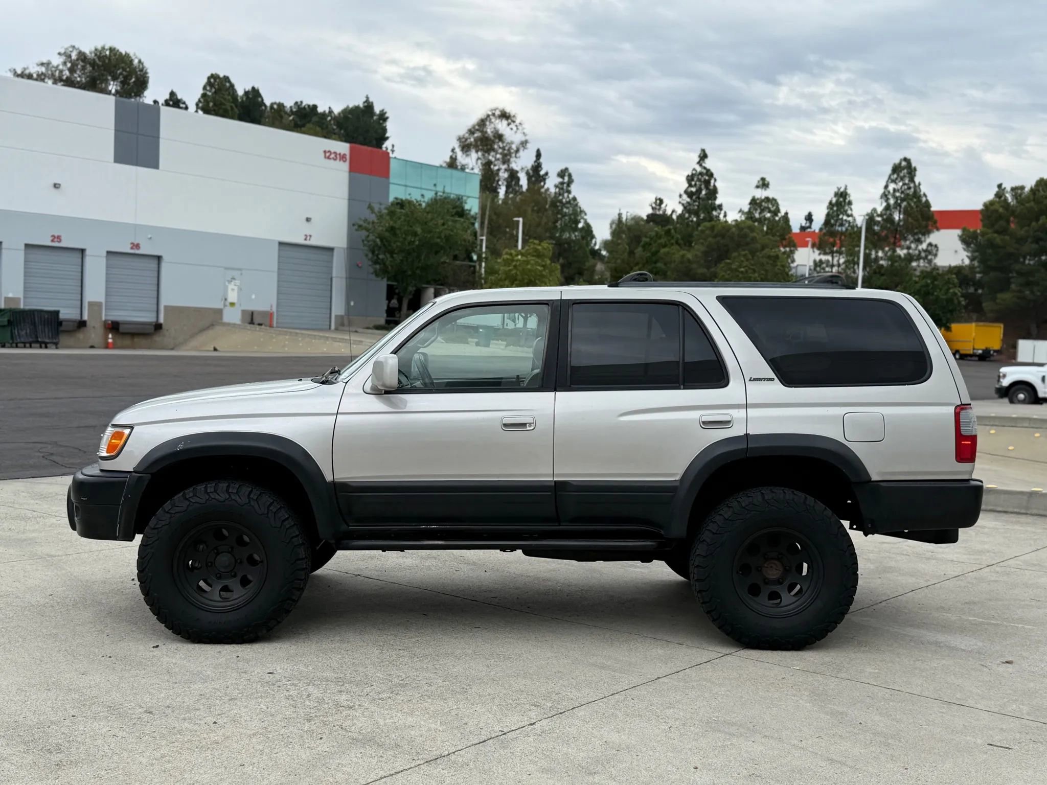 Used 1999 Toyota 4Runner Limited image 9