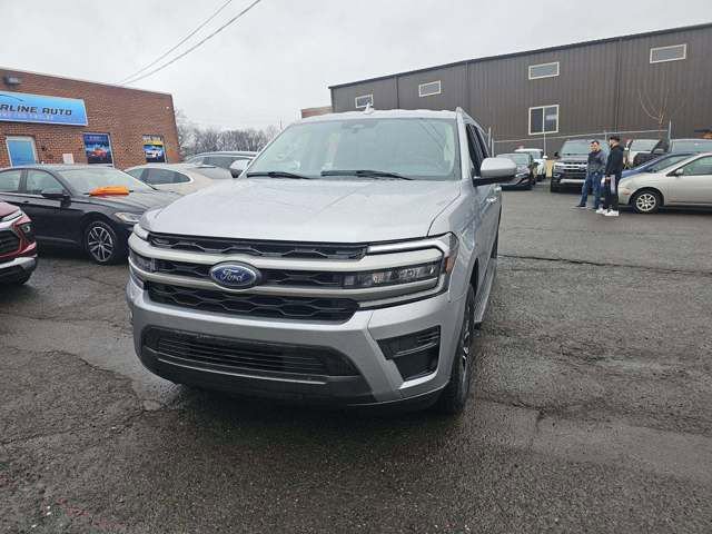 Used 2024 Ford Expedition Max XLT image 14