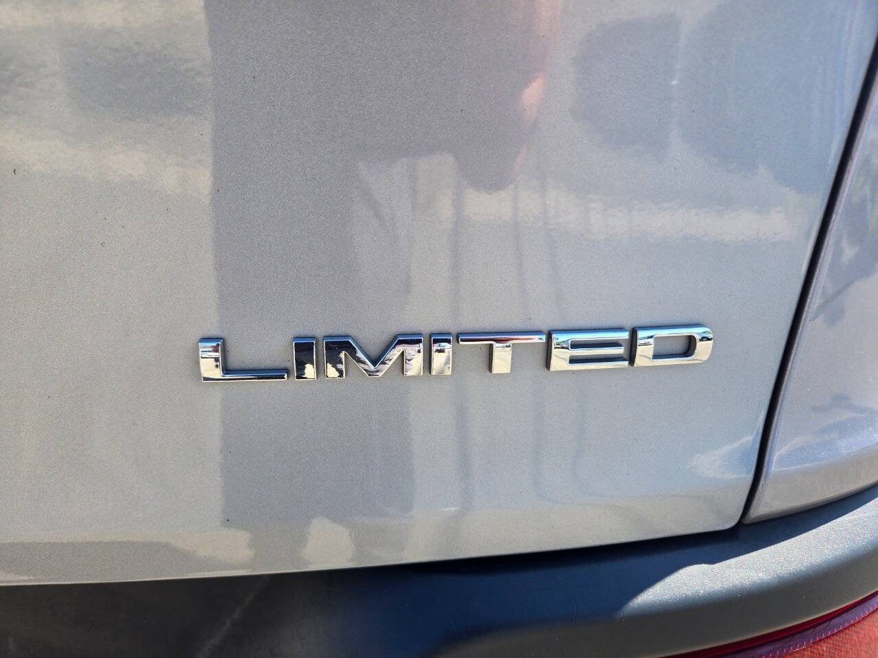 Used 2016 Jeep Cherokee Limited w/ Luxury Group AWD/4WD image 10