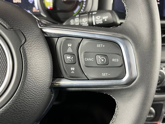 Used 2025 Jeep Wrangler Unlimited Sahara image 15