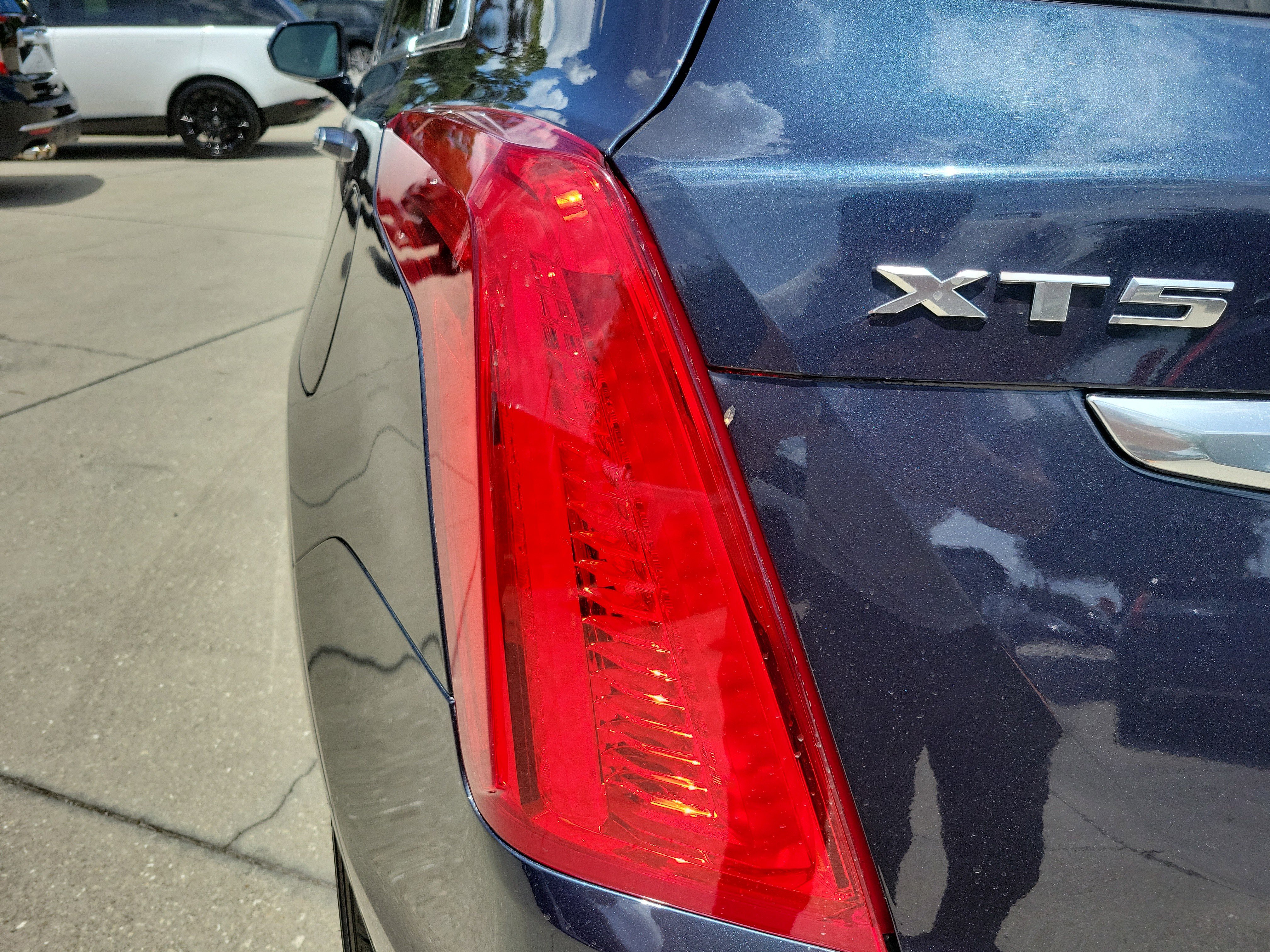 Used 2018 Cadillac XT5 AWD image 10