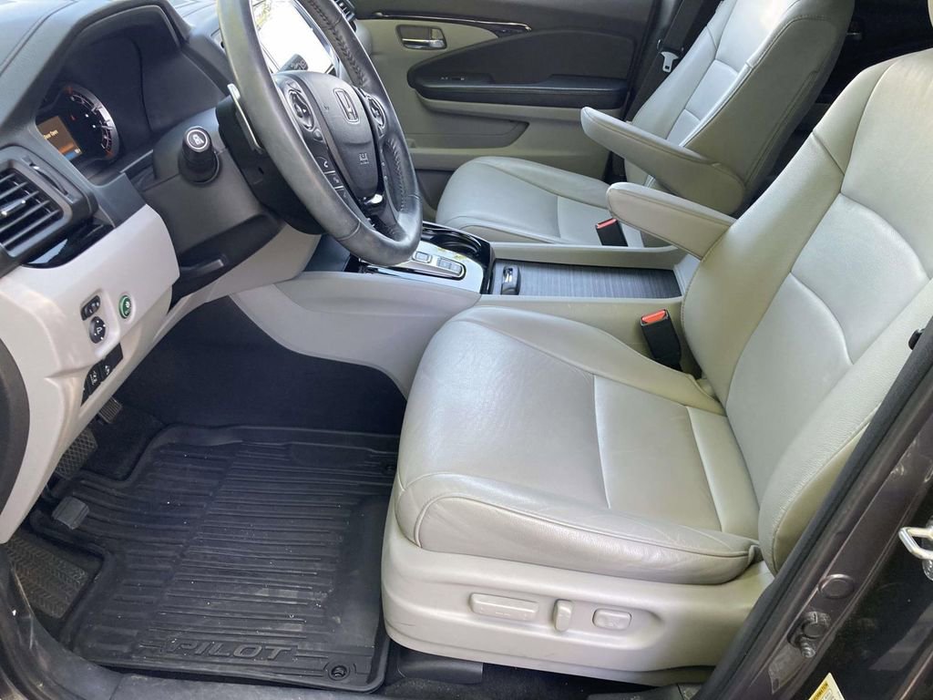 Used 2018 Honda Pilot Touring image 14