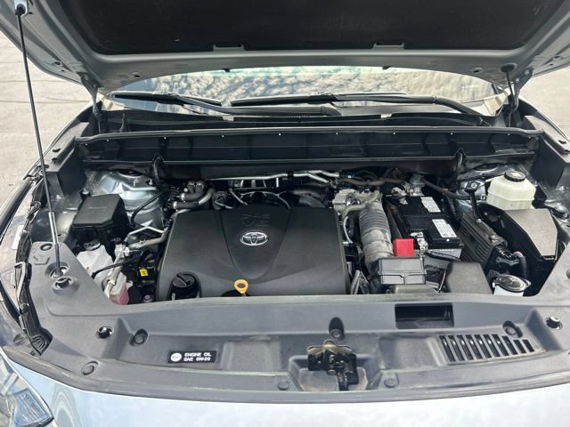 Used 2021 Toyota Highlander XLE AWD/4WD image 15