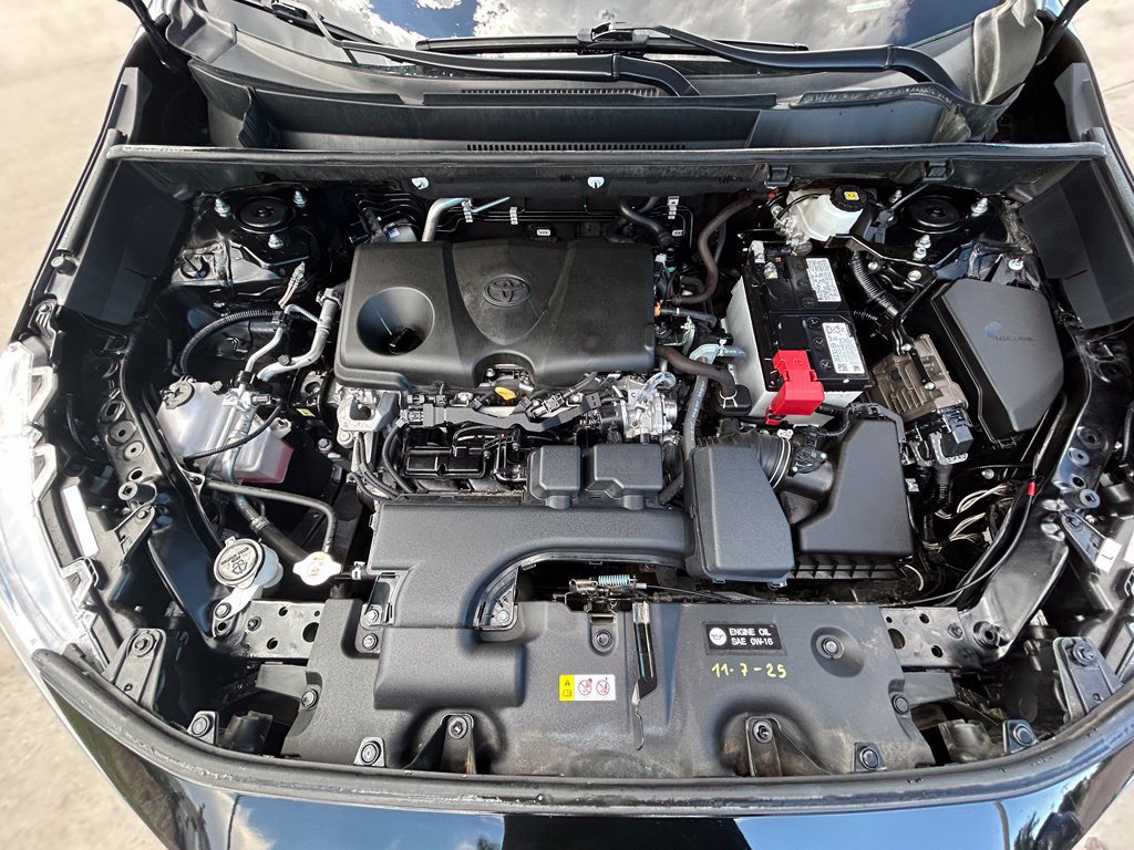 Used 2025 Toyota RAV4 XLE AWD/4WD image 32