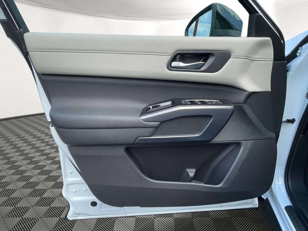 New 2026 Nissan Pathfinder SL w/ SL Premium Package FWD image 21