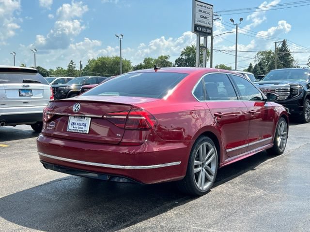 Used 2017 Volkswagen Passat 1.8T R-Line FWD image 12
