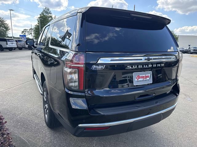 Used 2024 Chevrolet Suburban LT w/ Luxury Package RWD image 7