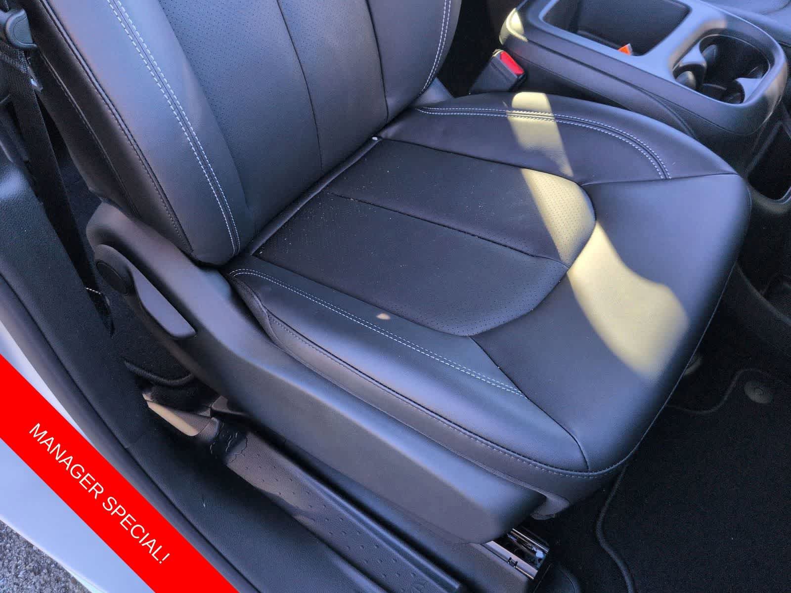 New 2026 Chrysler Pacifica Select w/ S Appearance Package image 13