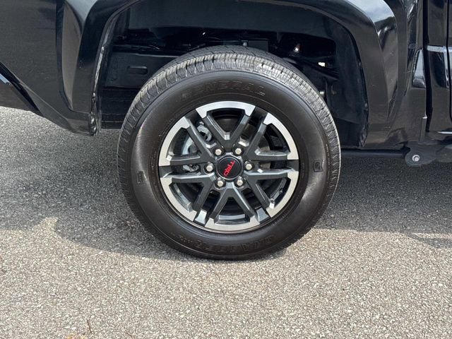 Used 2025 Toyota Tacoma TRD Sport AWD/4WD image 12