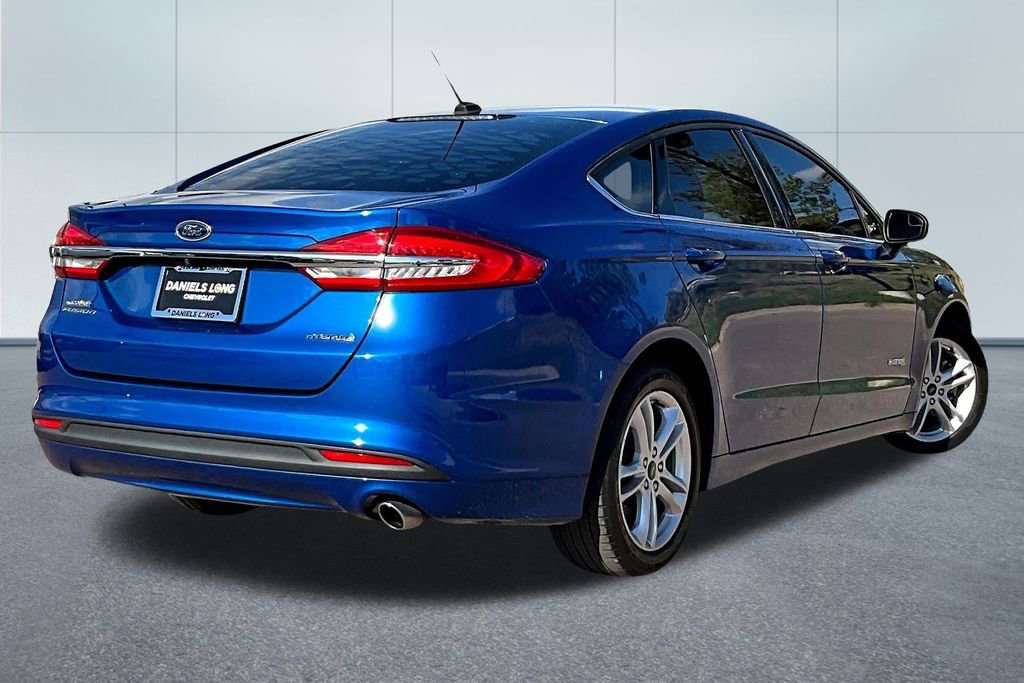 Used 2018 Ford Fusion S image 2