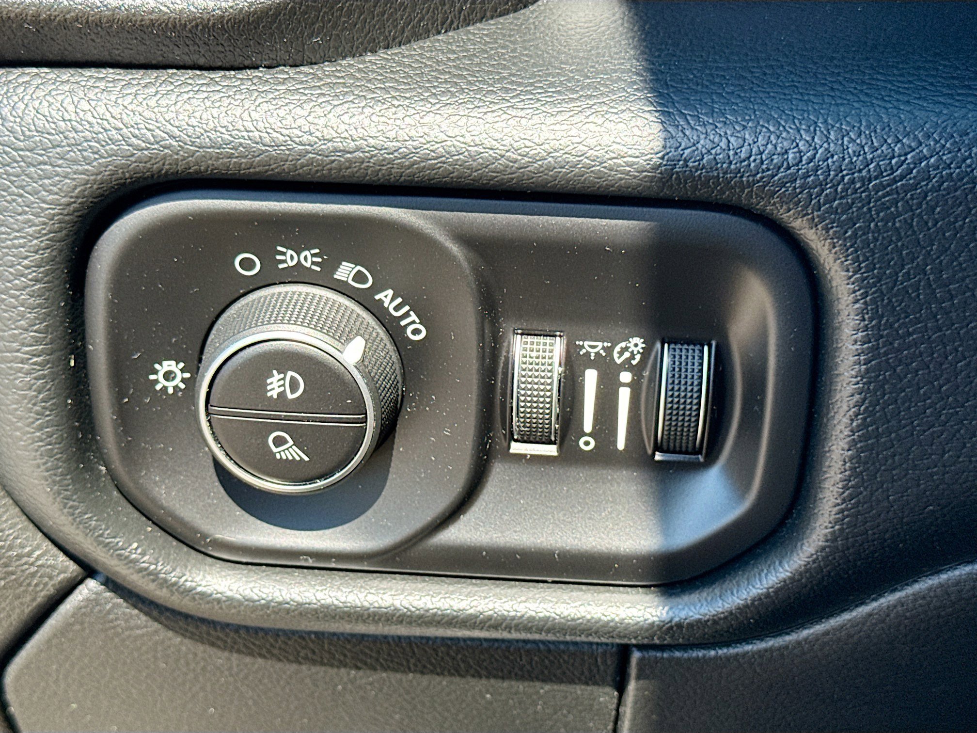 Used 2020 RAM 2500 Laramie image 34