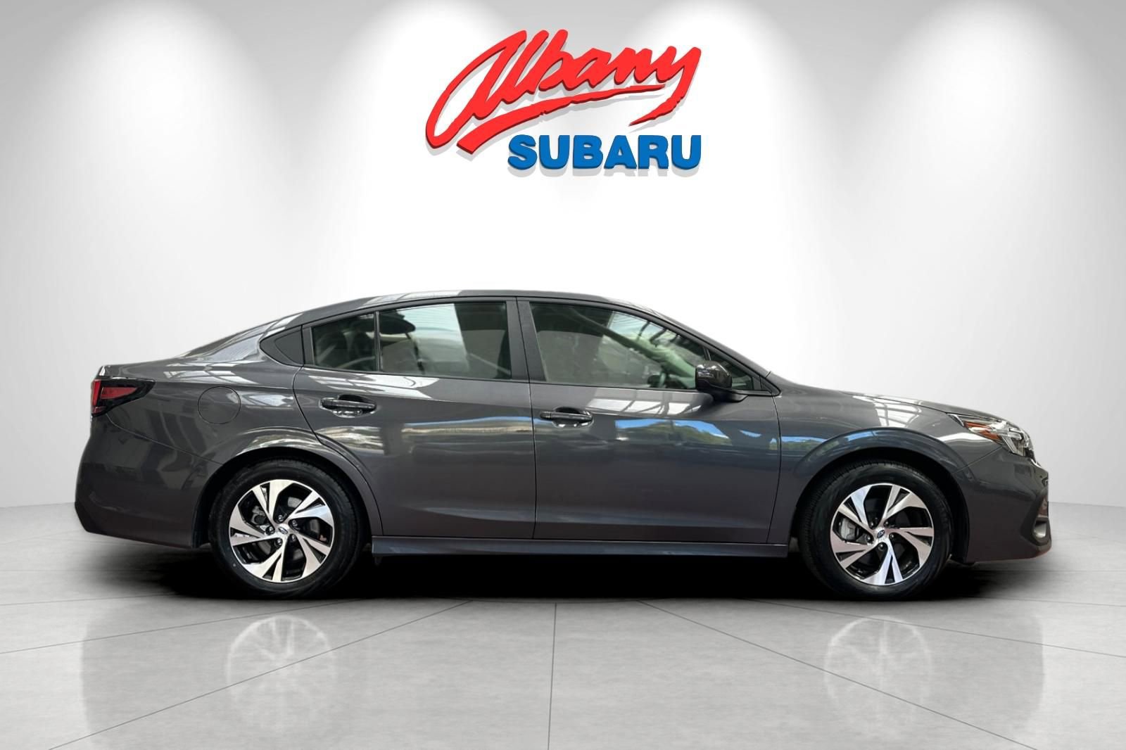 Used 2025 Subaru Legacy Premium AWD/4WD image 3