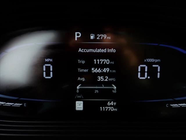 Used 2025 Hyundai Venue Limited FWD image 23