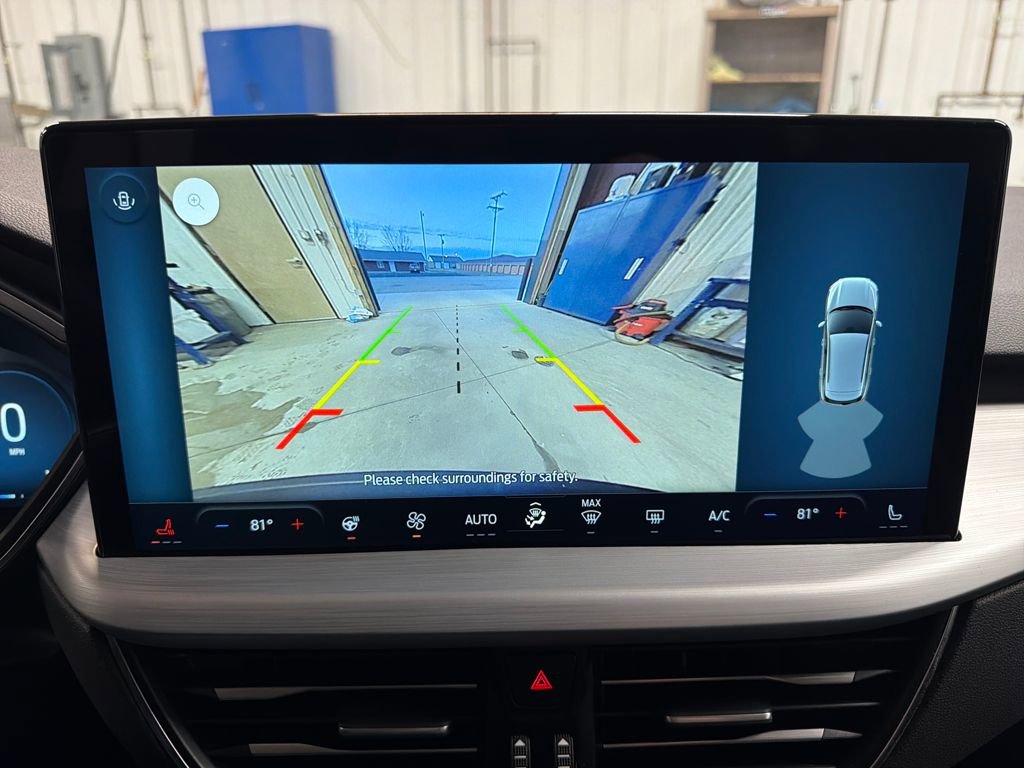 Used 2025 Ford Escape Platinum image 29