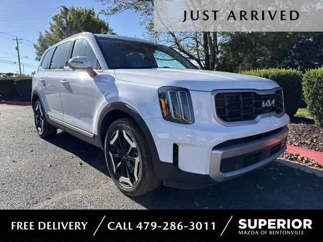 Used 2023 Kia Telluride S w/ S Sunroof Package