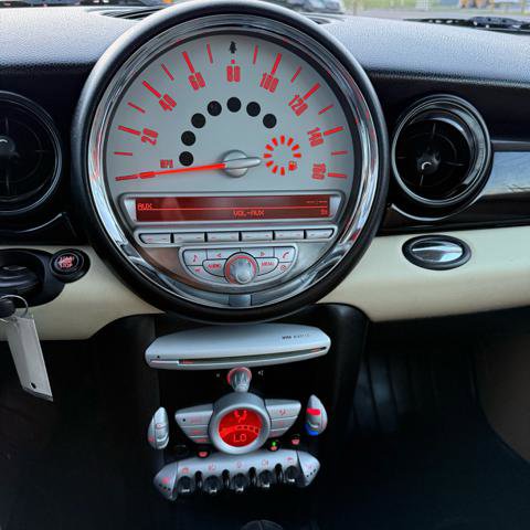 Used 2009 MINI Cooper Hardtop FWD image 10
