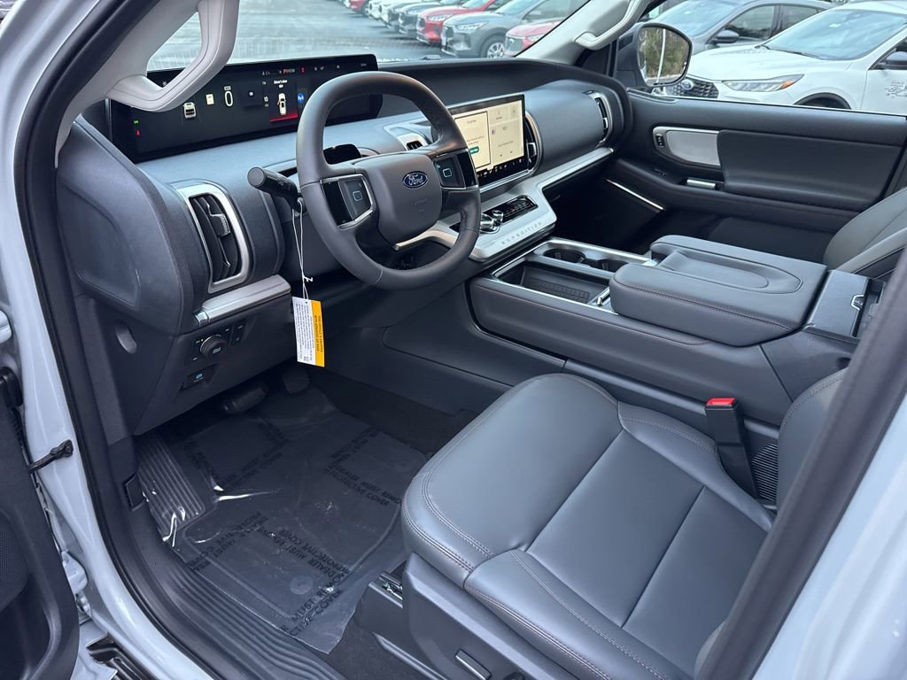 New 2025 Ford Expedition Active image 25