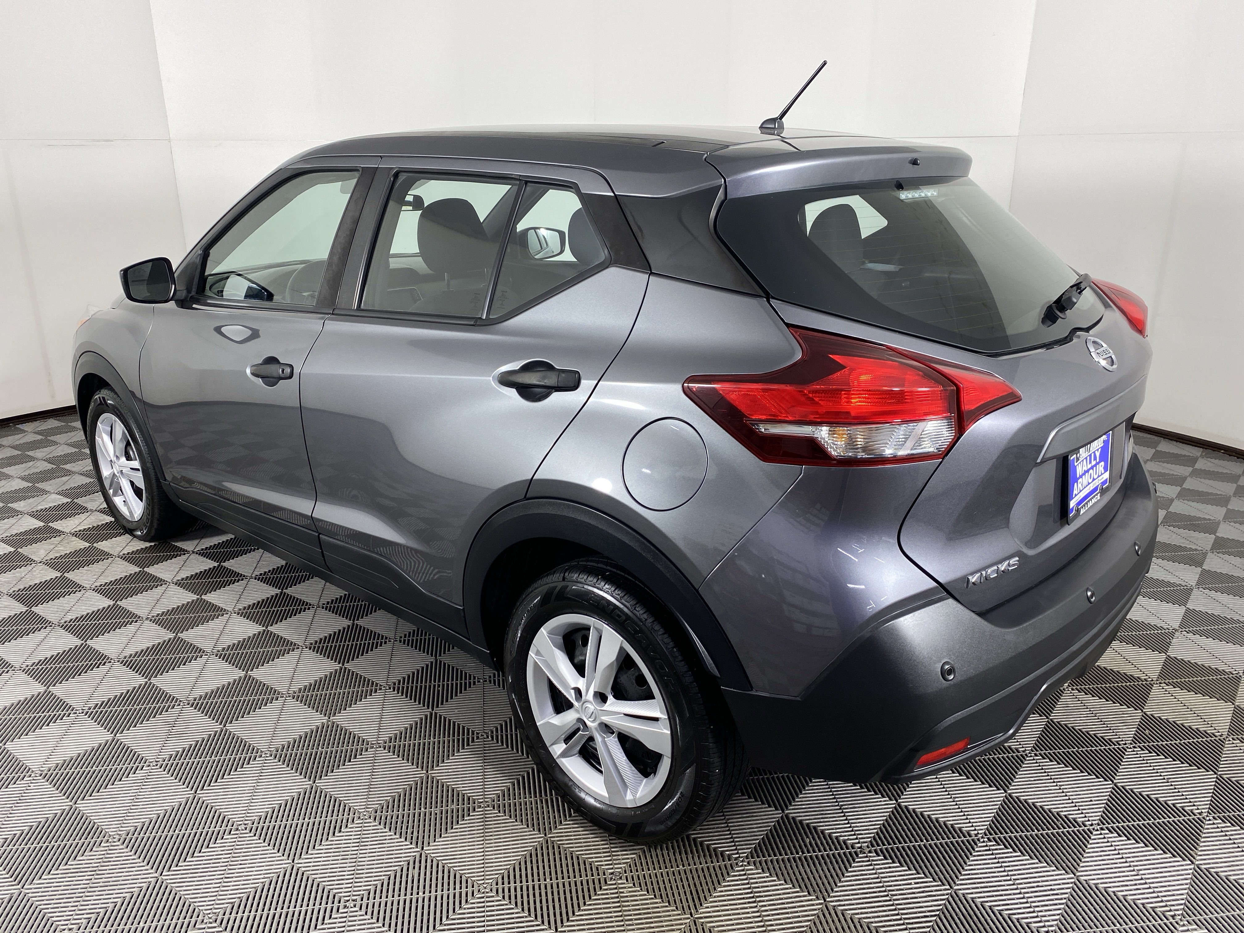 Used 2020 Nissan Kicks S FWD image 8