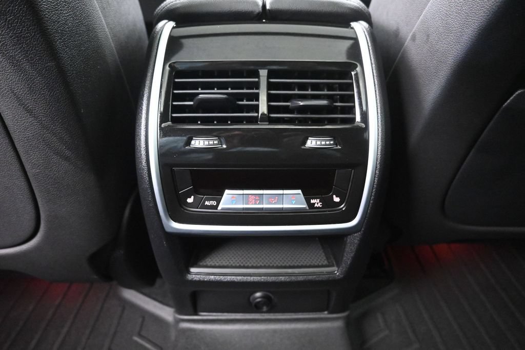 Used 2022 BMW X5 xDrive40i w/ Premium Package AWD/4WD image 29