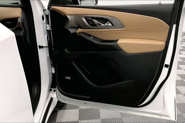 Used 2022 Chevrolet Traverse Premier FWD image 21