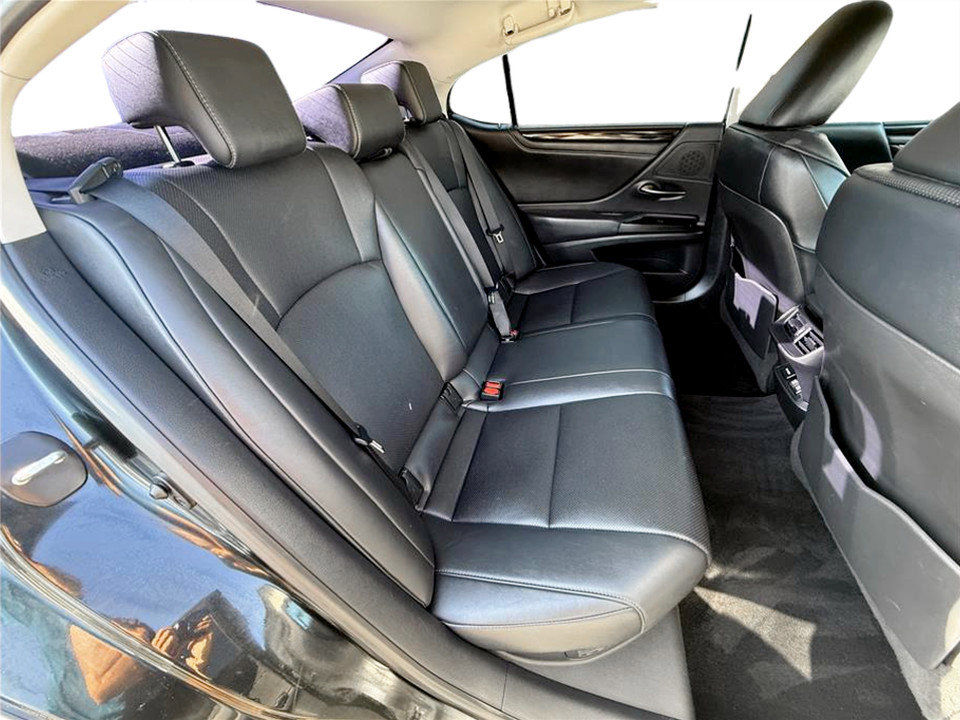 Used 2021 Lexus ES 300h w/ Premium Package image 20