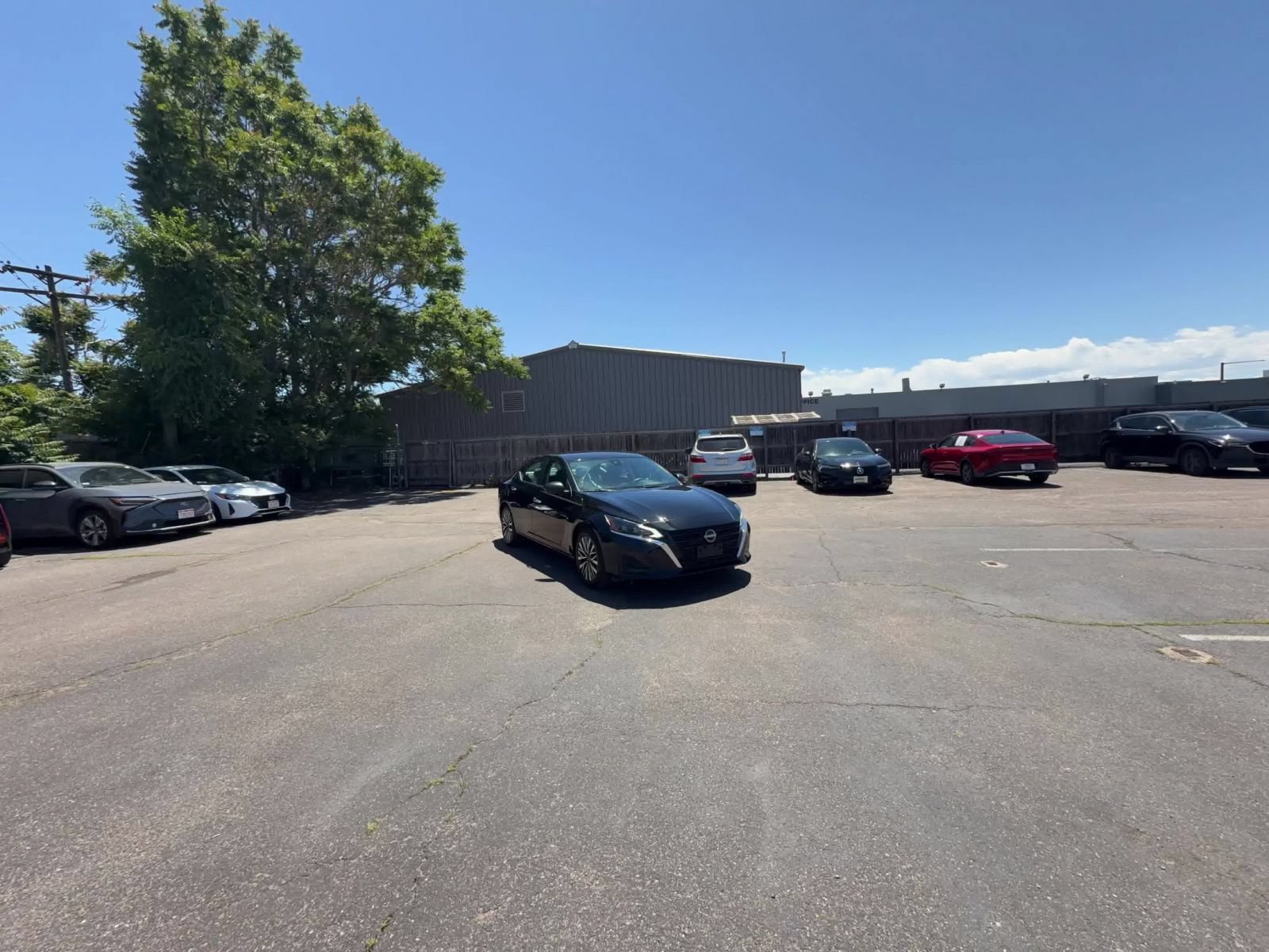 Used 2025 Nissan Altima 2.5 SV FWD image 11