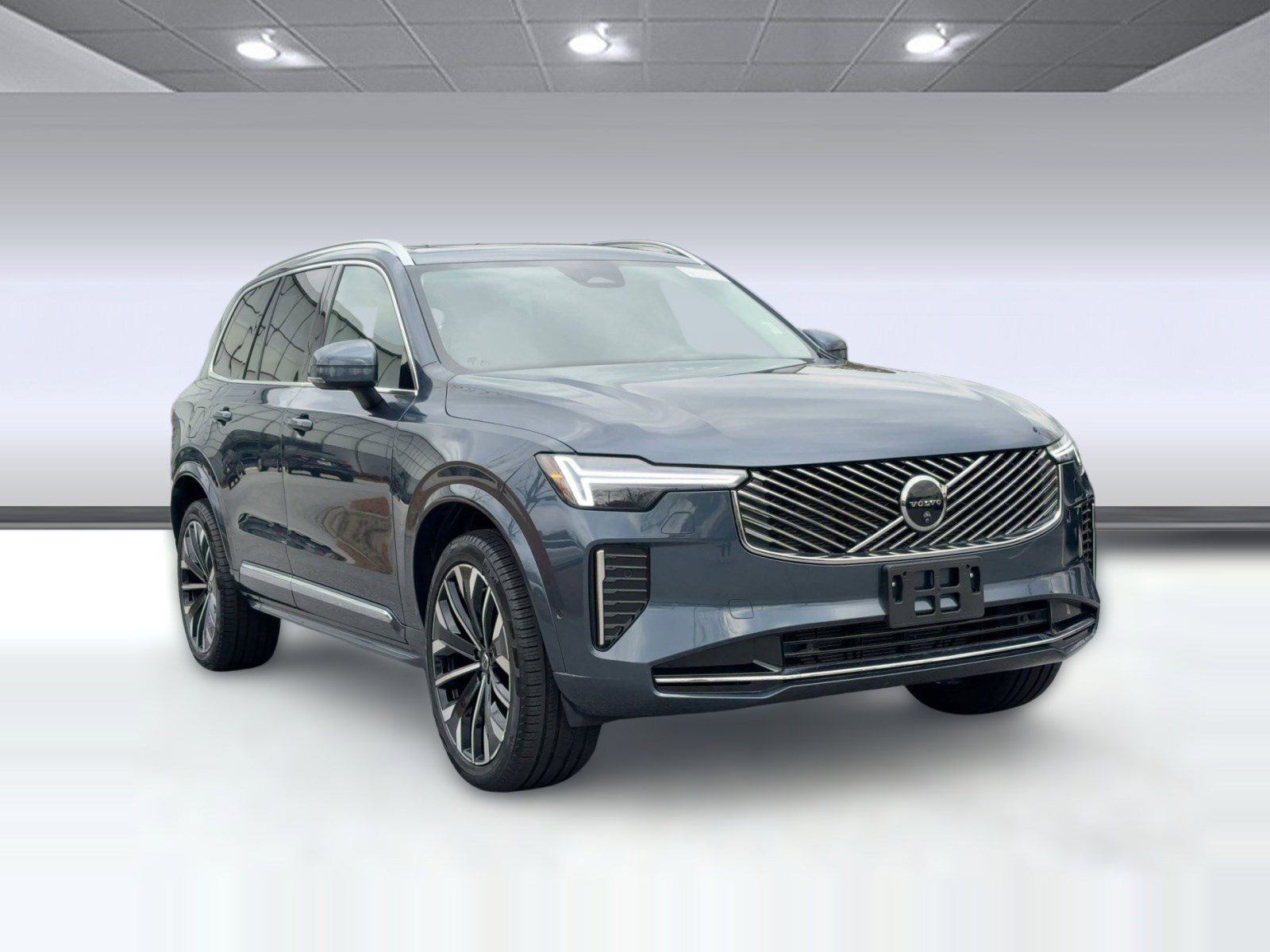 Certified 2025 Volvo XC90 B6 Plus image 7