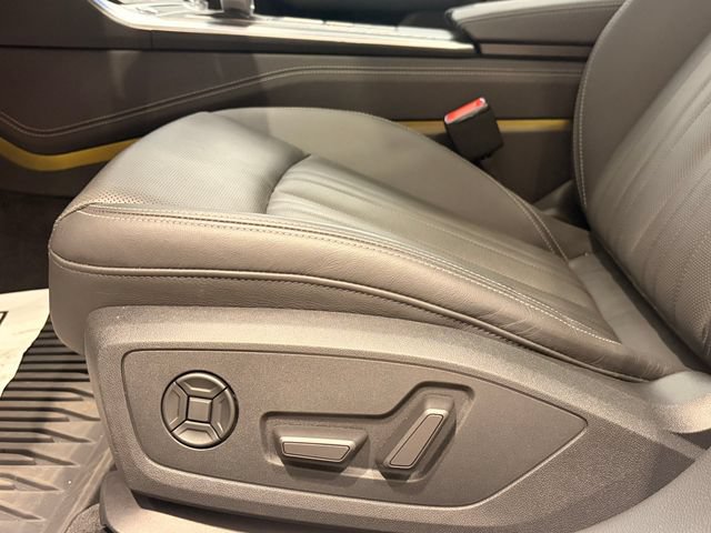 Used 2023 Audi A6 Premium Plus w/ Premium Plus Package AWD/4WD image 12