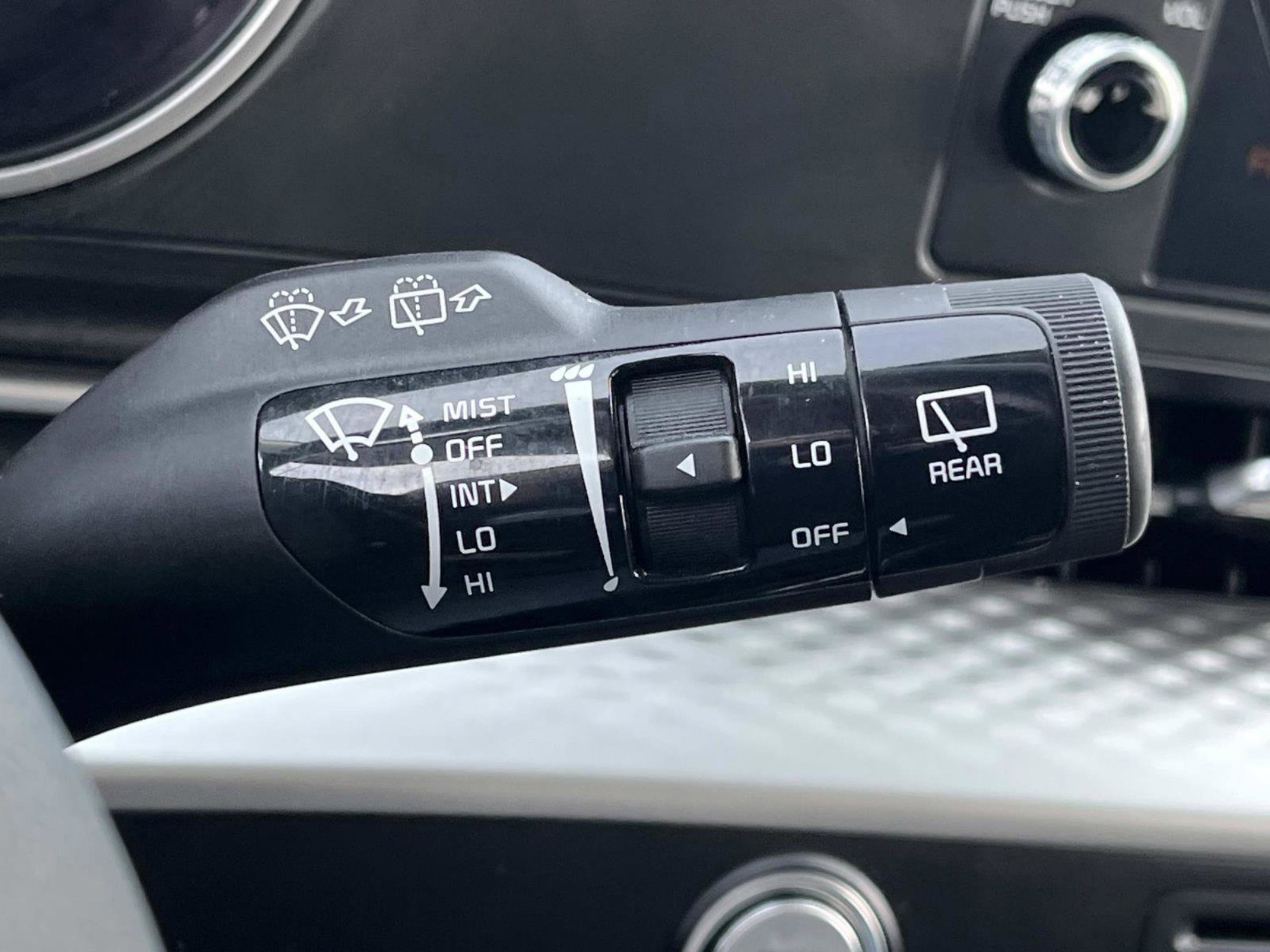 Used 2024 Kia Carnival LX image 42