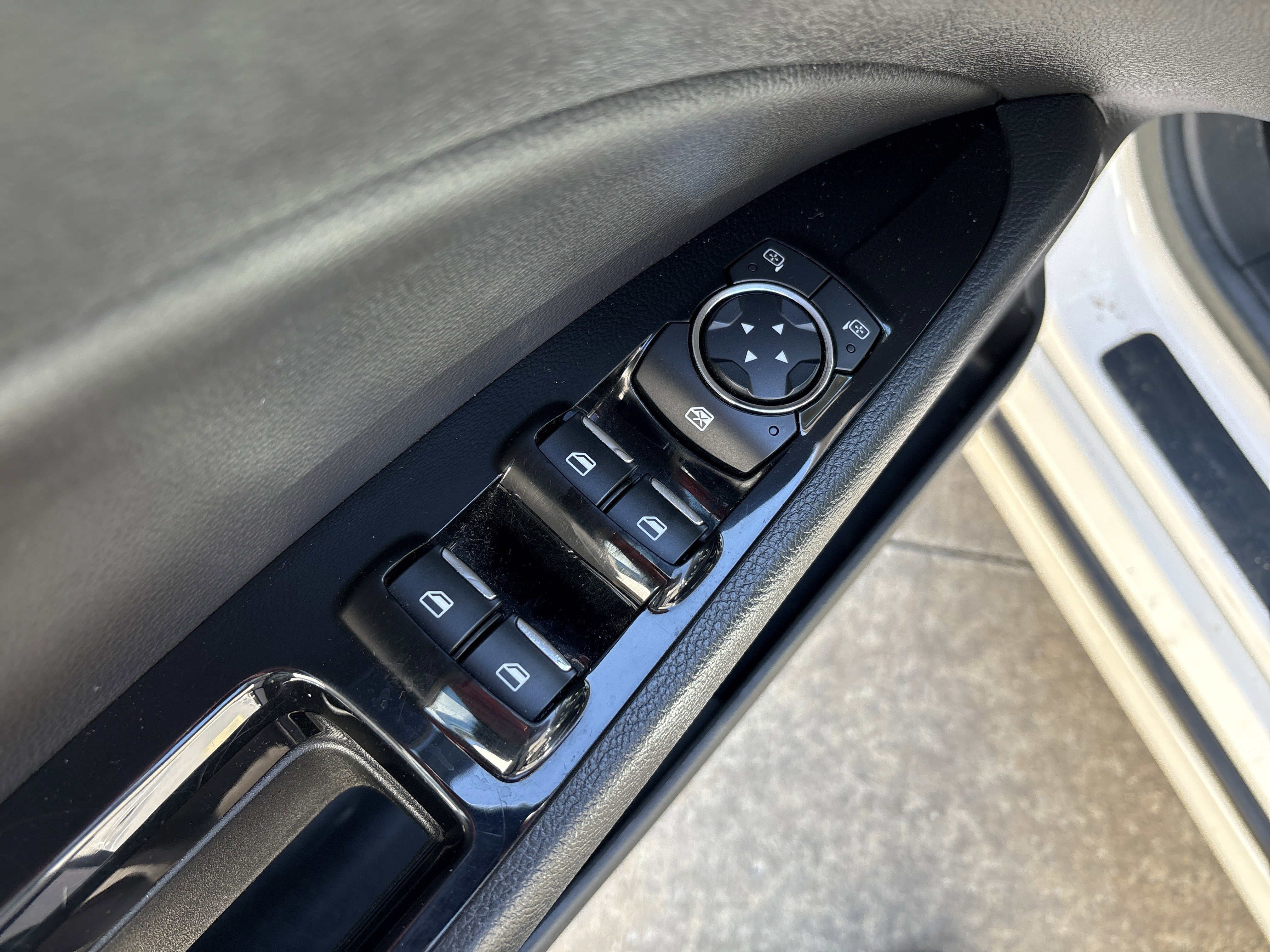 Used 2016 Ford Fusion SE w/ Equipment Group 202A image 15