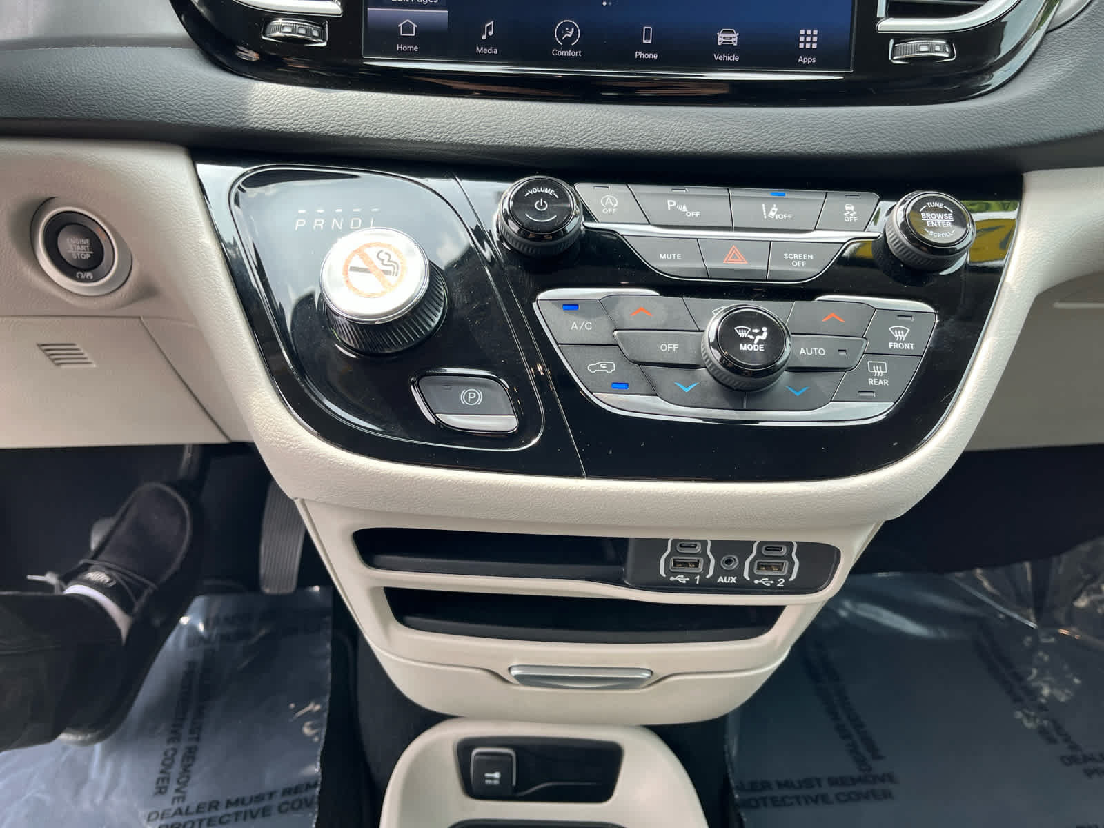 Used 2023 Chrysler Pacifica Touring-L FWD image 17