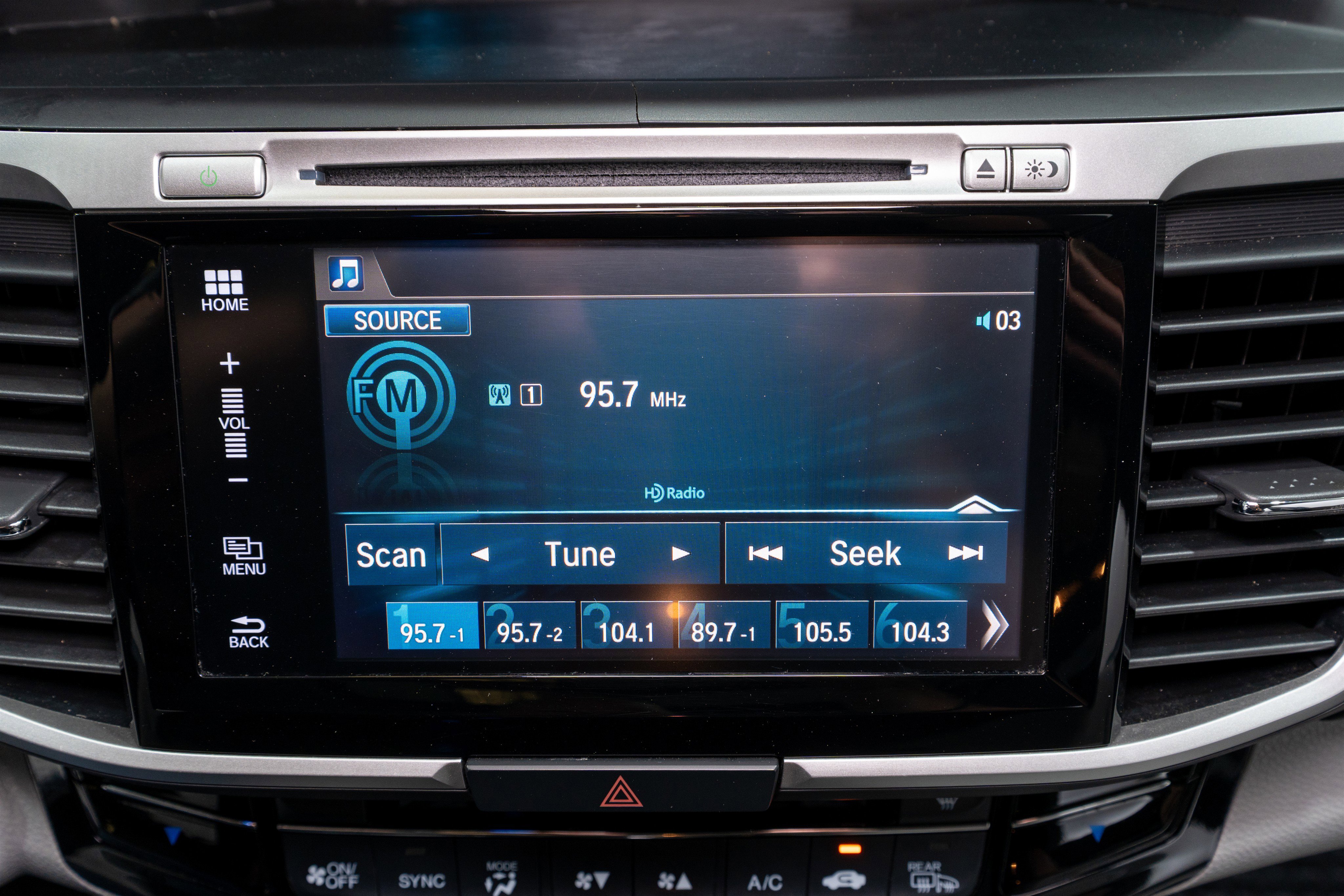 Used 2017 Honda Accord EX image 17