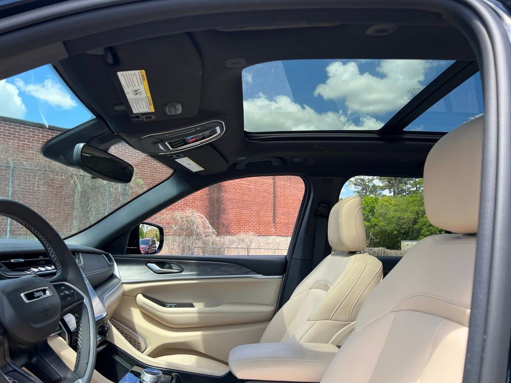 Used 2024 Jeep Grand Cherokee Limited 4xe image 17