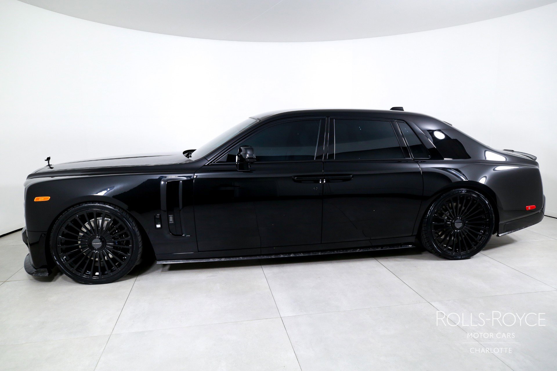 New 2026 Rolls-Royce Phantom Sedan image 3
