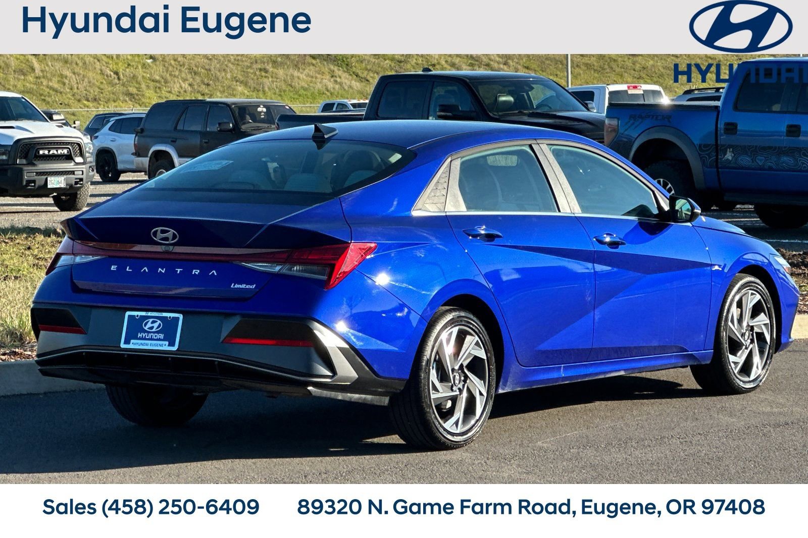 Used 2025 Hyundai Elantra Limited w/ Cargo Package image 3