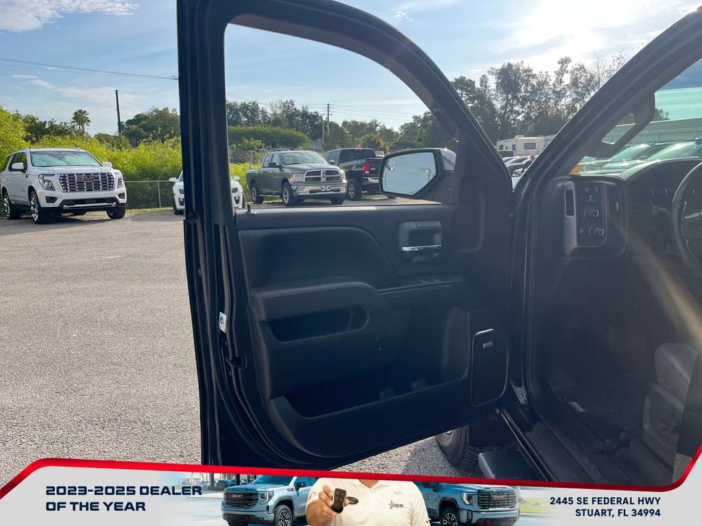 Used 2016 GMC Sierra 2500 SLT w/ All-Terrain HD Package AWD/4WD image 10