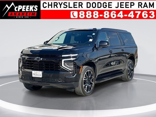 Used 2025 Chevrolet Suburban RST image 1