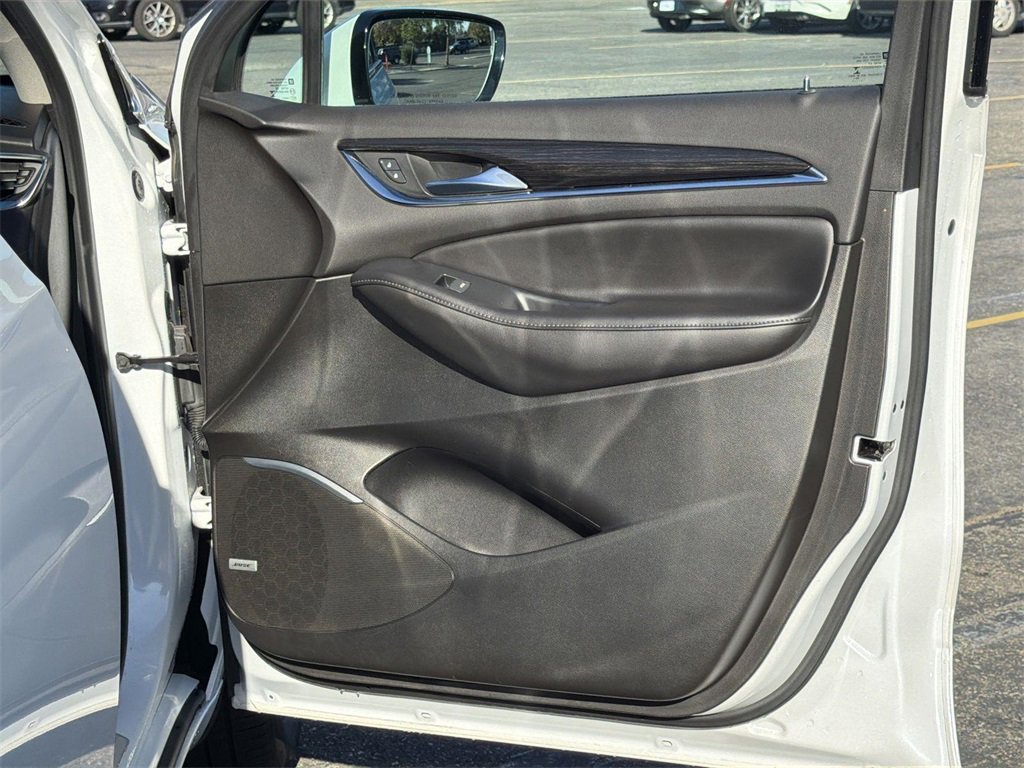 Used 2021 Buick Enclave Avenir w/ Avenir Technology Package image 32