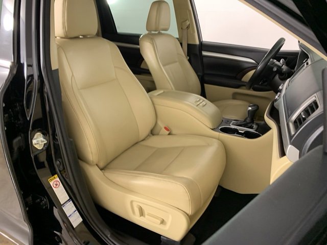 Used 2018 Toyota Highlander XLE image 22